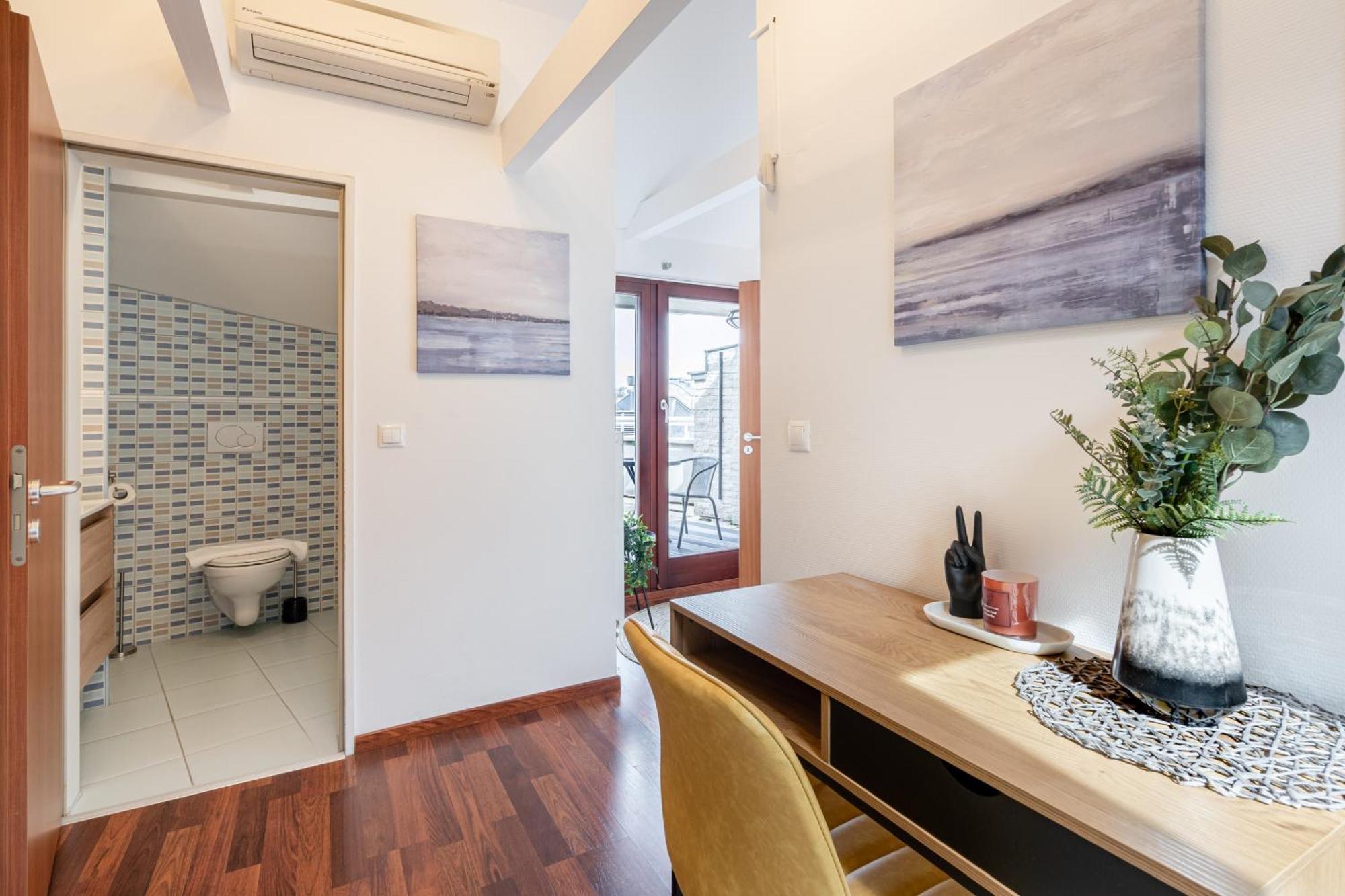 Apartment Spacious Rooftop With Parliament&danube View *