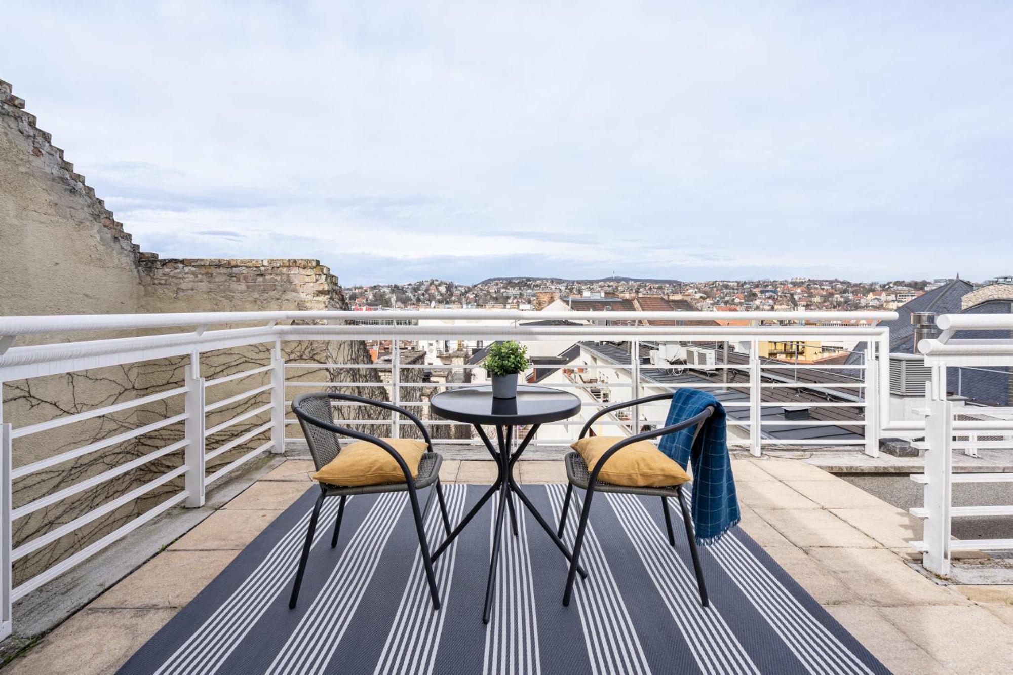 Spacious Rooftop With Parliament&danube View Apartment Budapest